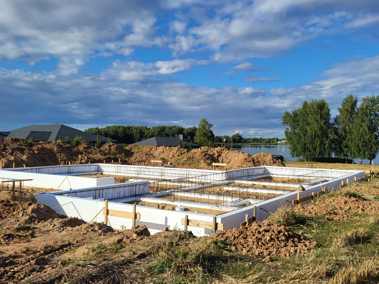 Klojiniai statybose: kaip pasirinkti tinkamiausius ir kodėl tai svarbu?